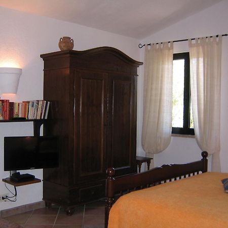 Studio-Appartment In Landhaus Mit Meerblick Порто-Аццурро Екстер'єр фото